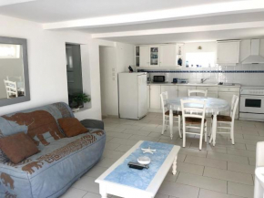 Appartement de 2 chambres a Saint Michel Chef Chef a 300 m de la plage avec terrasse amenagee